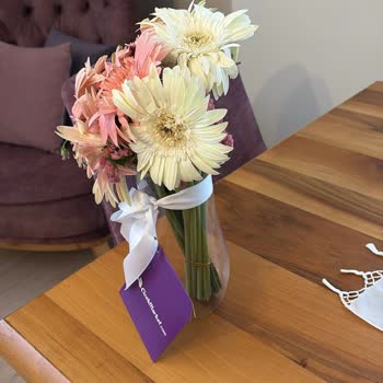 Anneler Günü İçin Sipariş Edilen Çiçek Solmuş Ve Yanlış Teslim Edildi