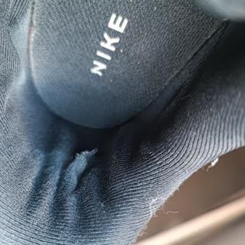 In Street Satın Aldığım Nike Ayakkabının Kısa Sürede Yırtılması Ve Değişim Talebimin Reddedilmesi