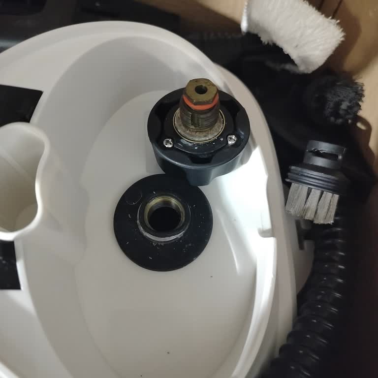 Pirantech Buharlı Makinenin Kazan Kapağından Buhar Sızıyor