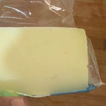 Kaşar Peynirinin İçinden Kıl Çıkması Ve Hijyen Endişesi