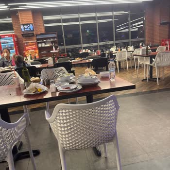 Denizli Sinpaş Köfteci Yusuf'ta Hizmet Ve Hijyen Sorunları Yaşadık