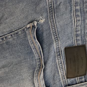 Mavi Premium Kot Pantolonun Kısa Sürede Yırtılması Mağduriyet Yarattı