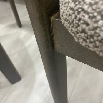 Kusurlu Sandalye Teslimatı Ve İlgisiz Müşteri Hizmeti