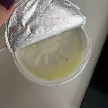 Açılmamış Ve Tarihi Geçmemiş Sek Quark Küflü Çıktı