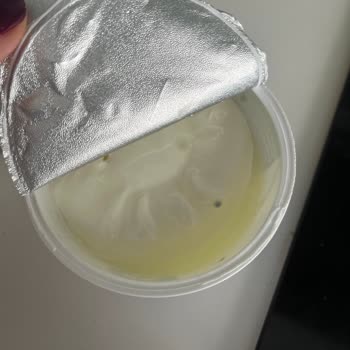 Açılmamış Ve Tarihi Geçmemiş Sek Quark Küflü Çıktı