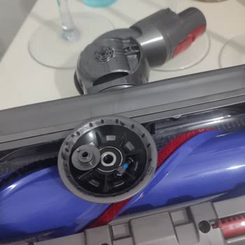 Dyson Süpürge Başlığı İlk Kullanımda Kırıldı Garanti Çözüm Sunmuyor