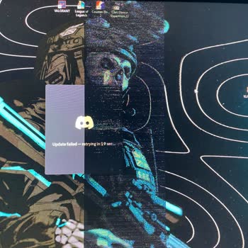 Monitör Panelinde Bozulma Ve Destek Talebinde Sorun