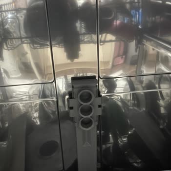 Bulaşık Makinesi Su Fıskiyesi Perçini Durduk Yere Koptu