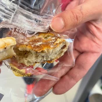 Aldığım Ekmeğin İçinden Çıkan Kıl Ailece Şok Olduk