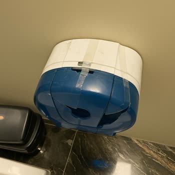 Kayıt Yenileme Ücretleri Ve Okul Hizmetlerinden Memnuniyetsizlik