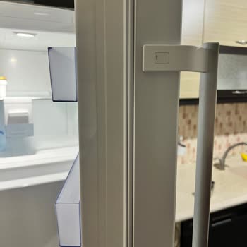 Profilo Buzdolabında Kapak Ve Lastik Sorunu, Servis Yardımcı Olmuyor