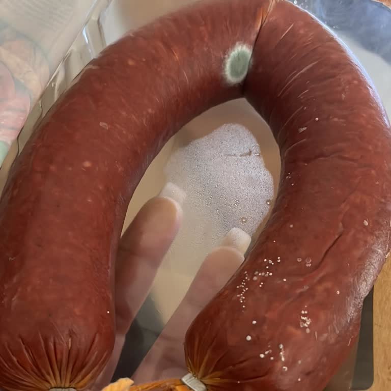 Küflü Sucuk Satışı Ve Sağlık Güvenliği Endişesi