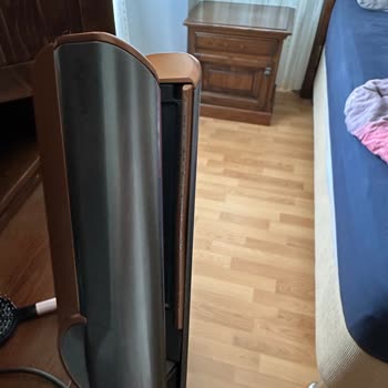 Dyson Airstrait'te Kısa Sürede Soyulma Ve Yamulma Sorunu, Kullanıcı Hatası Denilmesi