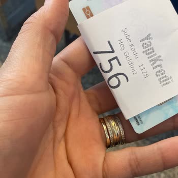 Yapı Kredi Bağcılar Parseller Şubesinde Uzun Süreli Sıra Ve Hizmet Sorunu