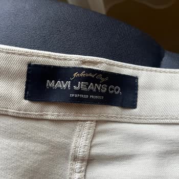 Mavi Pantolonlar Bir Yıl Dolmadan Yırtıldı!