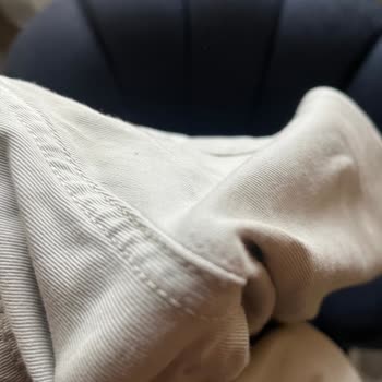 Mavi Pantolonlar Bir Yıl Dolmadan Yırtıldı!