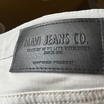 Mavi Pantolonlar Bir Yıl Dolmadan Yırtıldı!