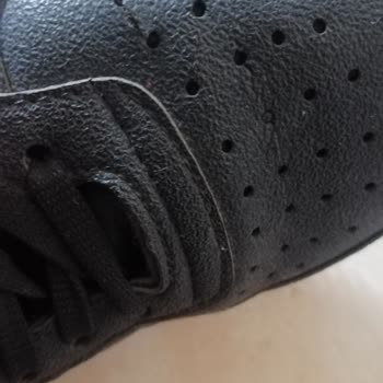 Paul Mark Yeni Aldığım Spor Ayakkabı Kısa Sürede Yırtıldı