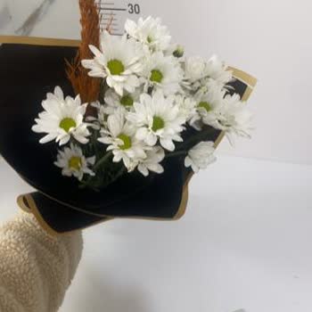 Siparişle Gelen Çiçek Arasındaki Fark Hayal Kırıklığı Yarattı