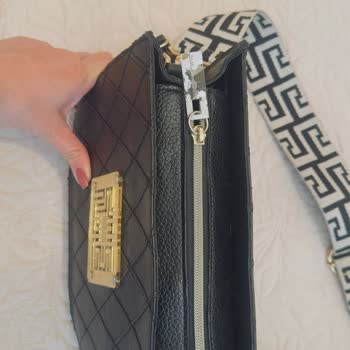 Aldığım İki Çanta Kısa Sürede Deforme Oldu, Değişim Talebime Dönüş Bekliyorum