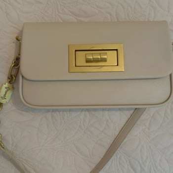 Aldığım İki Çanta Kısa Sürede Deforme Oldu, Değişim Talebime Dönüş Bekliyorum