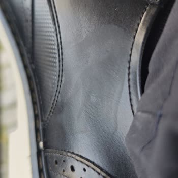 Aldığım İki Ayakkabıda Hem Leke Hem De Genişleme Sorunu Yaşadım, Çözüm Sunulmadı