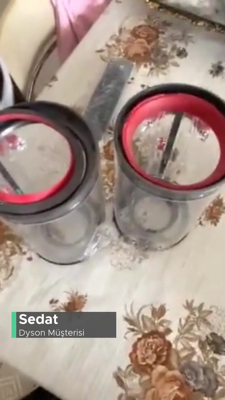 Dyson Dik Süpürge Toz Haznesi Conta Yerinden Sökülüyor! videonun kapak resmi