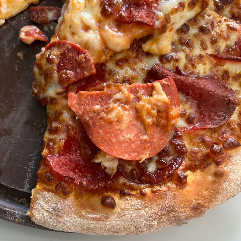 Çiğ Malzeme İle Servis Edilen Pizzada Çözüm Sunulmadı