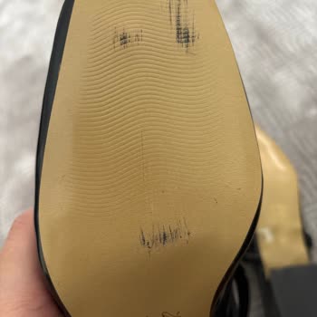 İade Edilen Ayakkabının Değiştirilip Çizik Ürün Gönderilmesi Şaşkınlık Yarattı