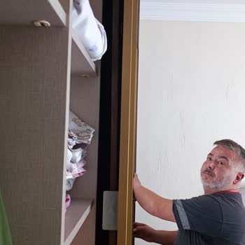 Kelebek Mobilya Viena Dolap Kapağı Yamukluğu Bir Türlü Çözülmüyor