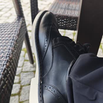 Satın Aldığım Ayakkabılarda Kusur Var, FLO Mağazası Çözüm Sunmuyor