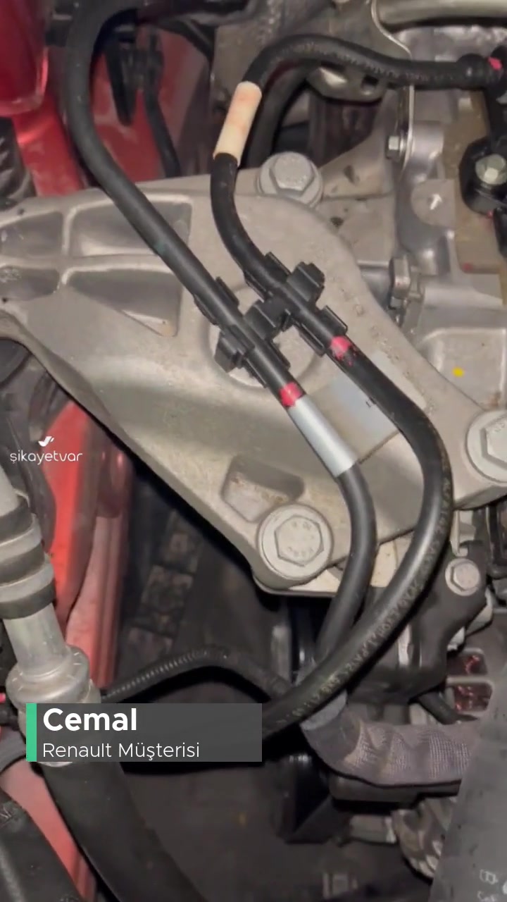 Renault Clio 1.0 Tce Sağ Üst Motor Kulağı Arızası videonun kapak resmi