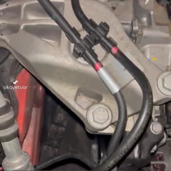 Renault Clio 1.0 Tce Sağ Üst Motor Kulağı Arızası