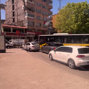 Ayazağa'da Artan Trafik Çilesi Hayatı Olumsuz Etkiliyor