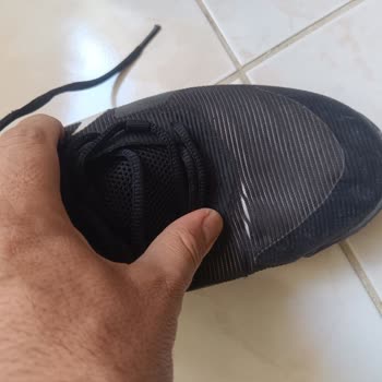 Kısa Sürede Yırtılan Nike Ayakkabı İçin Değişim Talebim Reddedildi