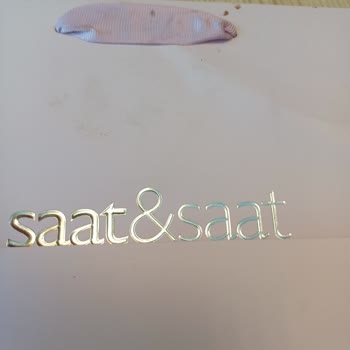 Hediye Paketinde Kir Ve Kan İzi Şoku: Saat & Saat'ten Hayal Kırıklığı