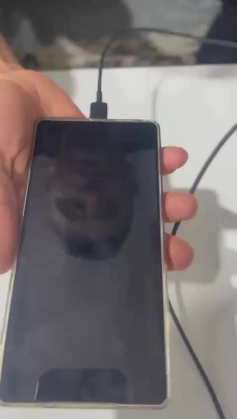 Samsung S25 Ultra — новый телефон сломался через 2 дня, поддержки нет обложка видео