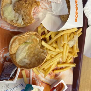 Popeyes'ta Personel Eksikliği Ve Kalitesiz Ürün Deneyimi