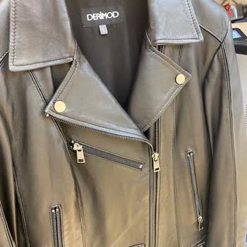 10 Kullanımda Yırtılan Deri Mont Ve Yetersiz Garanti Hizmeti