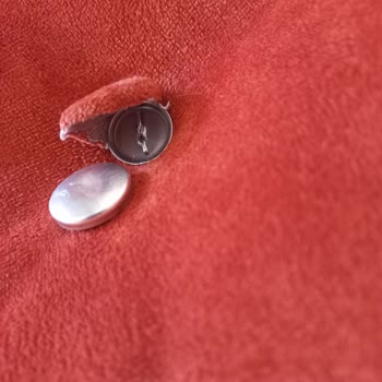 Yeni Alınan Koltukta Kırık Düğme Ve Gevşek Montaj Hayal Kırıklığı Yarattı