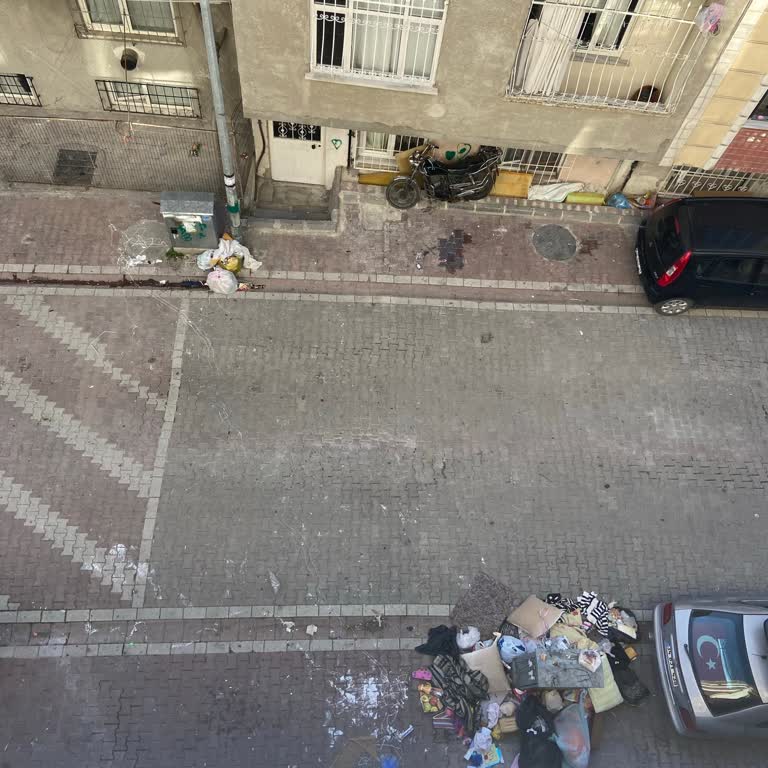 İstanbul Büyükşehir Belediyesi Boş Alana Konan Çöpler