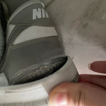 Aldığım Ayakkabının Tabanı Ayrıldı Ve Lekeli Geldi