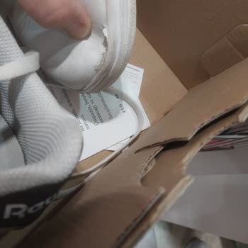 FLOdan Alınan Reebok Ayakkabı Birkaç Giyimde Yırtıldı Değişim Yapılmadı