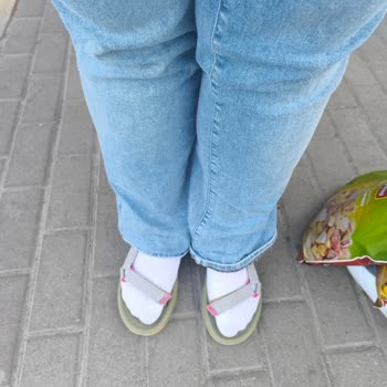 Aldığım Mavi Jeans'in Paçası Dönüyor, Fişim De Yok
