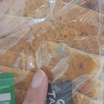 Son Tüketim Tarihi Geçmemiş Ekmekte Küf Şoku!