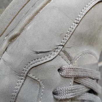 İki Ayda Deforme Olan Ayakkabıya İlgisiz Yaklaşım