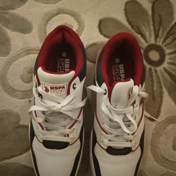 Ayakkabı Dikiş Hatası Nedeniyle Kullanılamaz Durumda