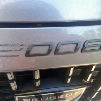 Peugeot 2008 Logosu Kendi Kendine Düştü, Garanti Kapsamına Alınmadı