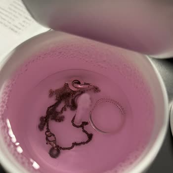 Kısa Sürede Kararan Kolyeye Ve İlgisiz Mağaza Personeline Hayal Kırıklığı