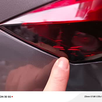 Citroen C4X Taillight Cracks: Clear Manufacturing Defect